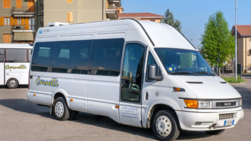 noleggio Minibus da 16 a 19 posti noleggio Minibus da 16 a 19 posti