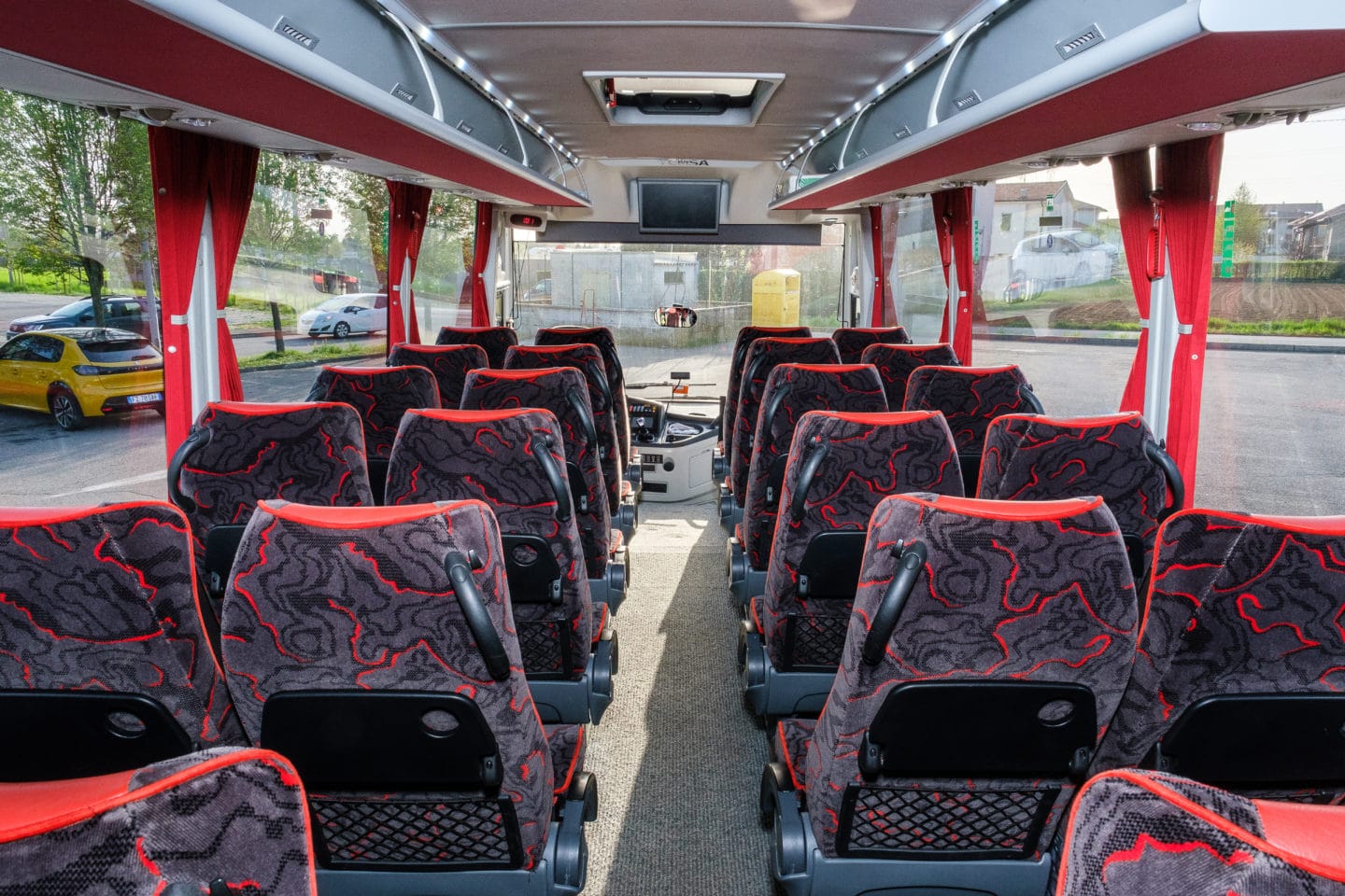noleggio minibus milano da 7 a 20 posti con autista