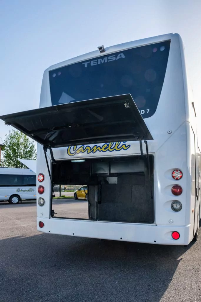 noleggio bus 30-32 posti