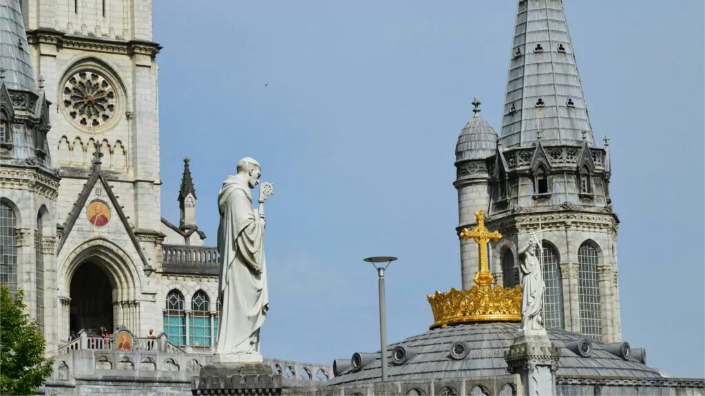 Lourdes meta di pellegrinaggi con il noleggio pullman di Carnelli