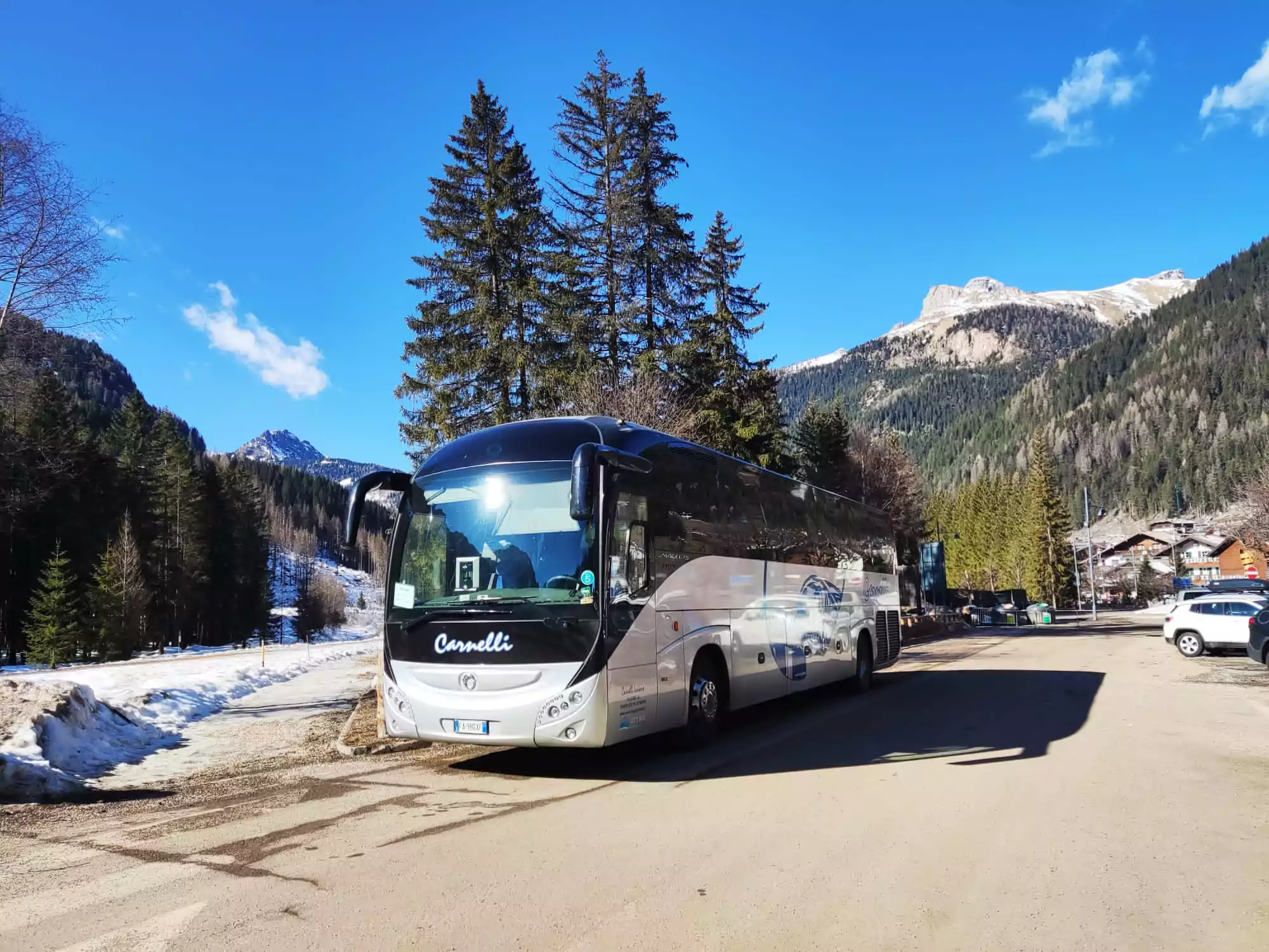 quanto costa noleggiare un pullman da 50 posti con autista