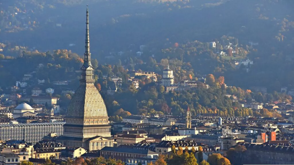 Salone del Libro di Torino: raggiungerlo da Milano in NCC
